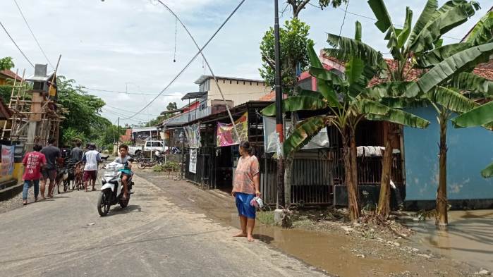 Banjir Akibat Luapan Sungai Serayu di 12 Desa di Banyumas Surut, Warga Mulai Bersih-bersih Rumah