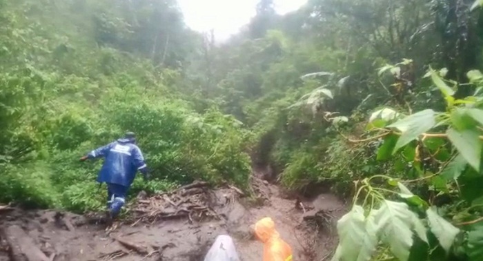 banjir-lumpur-yang-dilaporkan-warga-di-lereng-gunung-slamet-senin-822021-sore.jpg