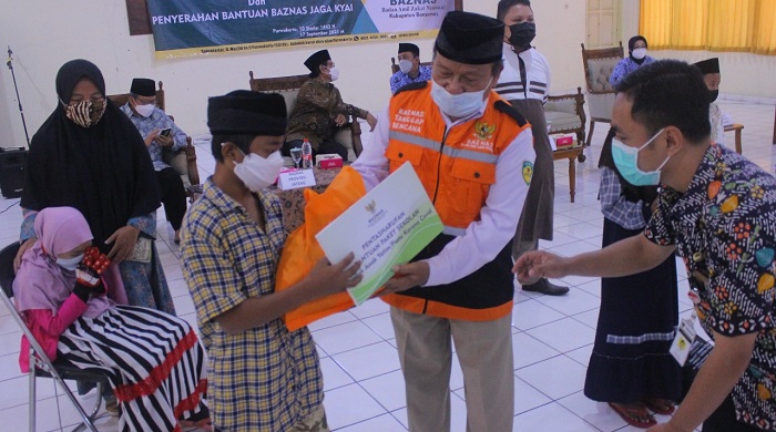 baznas-banyumas-menyalurkan-bantuan-kepada-anak-yatim-piatu-dan-kiai.jpg