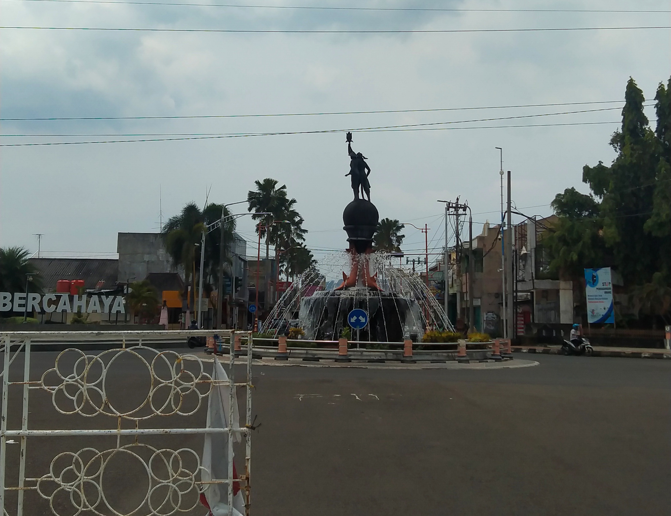 bundaran-cilacap.jpg
