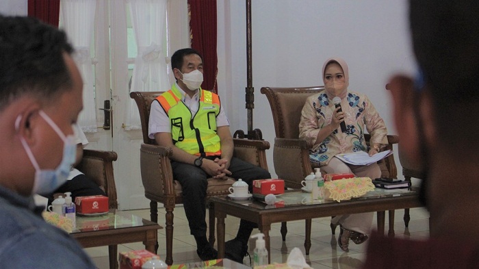 bupati-purbalingga-dyah-hayuning-pratiwi-bertemu-dirut-angkasa-pura-2-muhammad-awaluddin.jpg