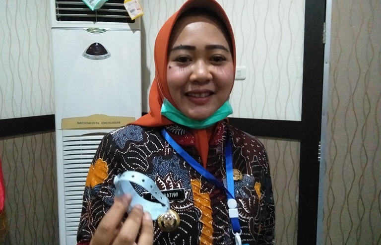 bupati-purbalingga-dyah-hayuning-pratiwi_gelang.jpg