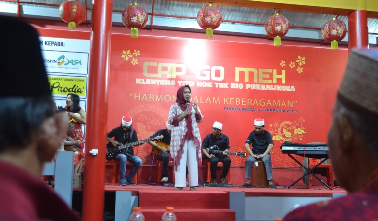 Bupati Purbalingga Nanyikan Lagu Mandarin dalam Perayaan Cap Go Meh. Apa Judul Tembangnya?