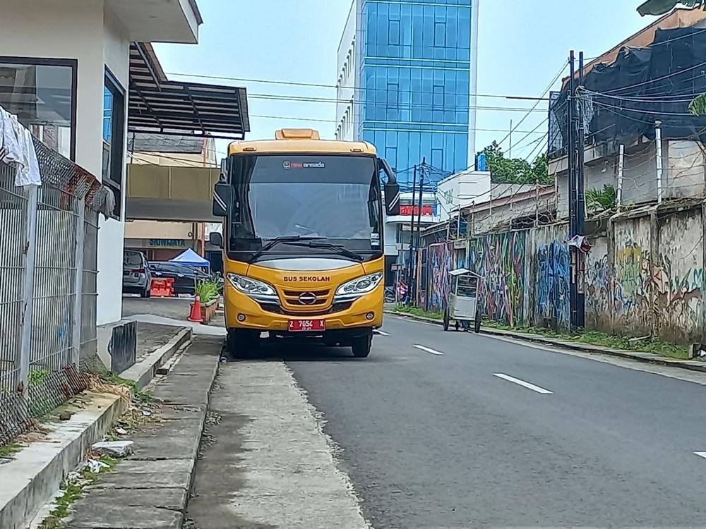 bus-sekolah-cilacap-p.jpg