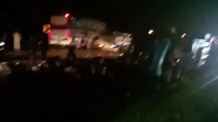 KRONOLOGI Kecelakaan 2 Bus Terguling Hingga Tindih Mobil Pribadi Ayla di Tol Cipali KM 147