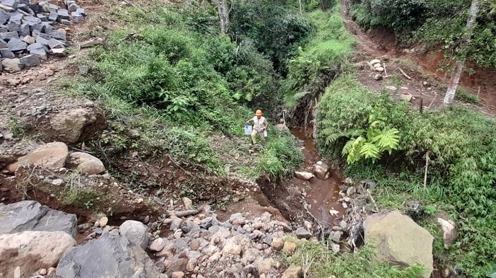 DLH Karanganyar Cek Kualitas Sumber Air Suren, Tindak Lanjuti Demo Warga Soal Eksploitasi Kebun Teh