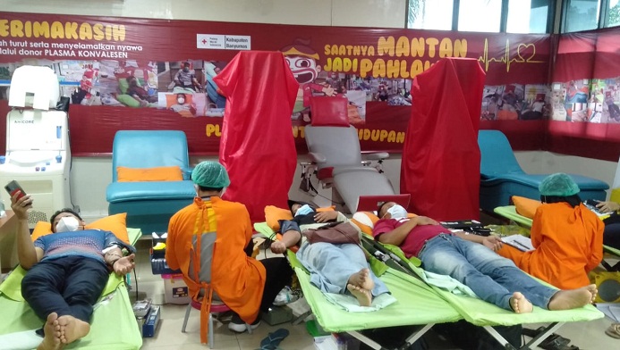 donor-darah-dalam-rangka-hut-pmi-di-udd-pmi-banyumas-sabtu-1892021.jpg