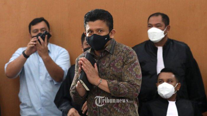 ferdy-sambo-dan-buku-hitamnya-saat-menjalani-sidang-di-pn-jakarta-selatan.jpg