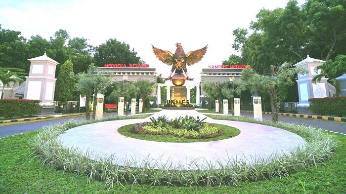 gerbang-kampus-unnes-semarang.jpg