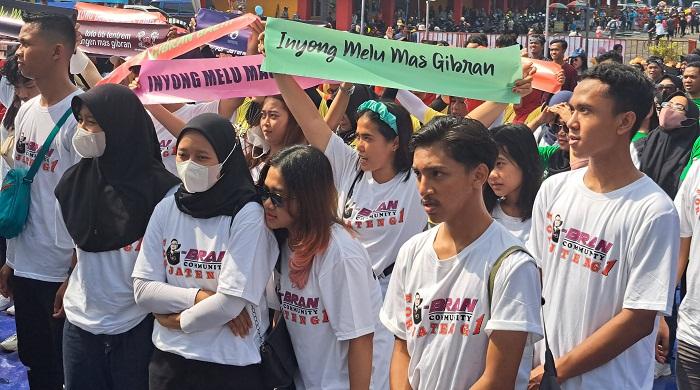 gibran-community-banyumas-raya-deklarasikan-dukungan-agar-gibran-nyalon-gubernur.jpg