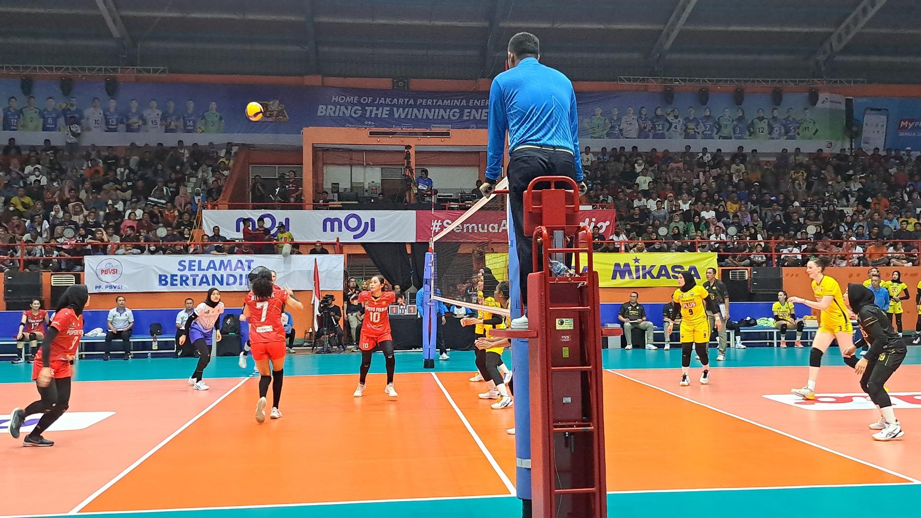 gresik-petrokimia-vs-popsivo-polwan-proliga.jpg