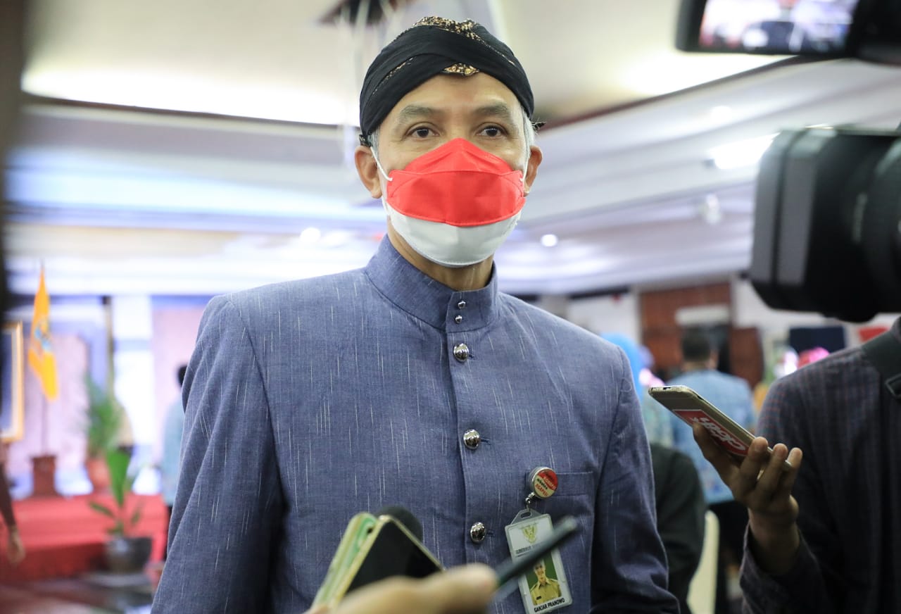 gubernur-jawa-tengah-ganjar-pranowo-1612.jpg