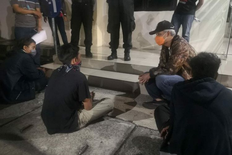 Didatangi Ganjar di Mapolrestabes Semarang, Buruh Ini Mengaku Takut Tak Dapat Pesangon saat Di-PHK