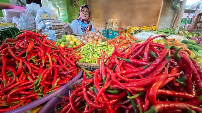 harga-cabai-merah-di-pasar-trayeman-slawi-tegal-merangkak-naik-kamis-2122021.jpg
