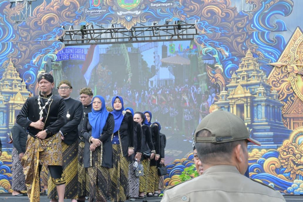 Peringatan Hari Jadi Kabupaten Banjarnegara ke-455, Aksi Minum Dawet Ayu Masuk Rekor MURI
