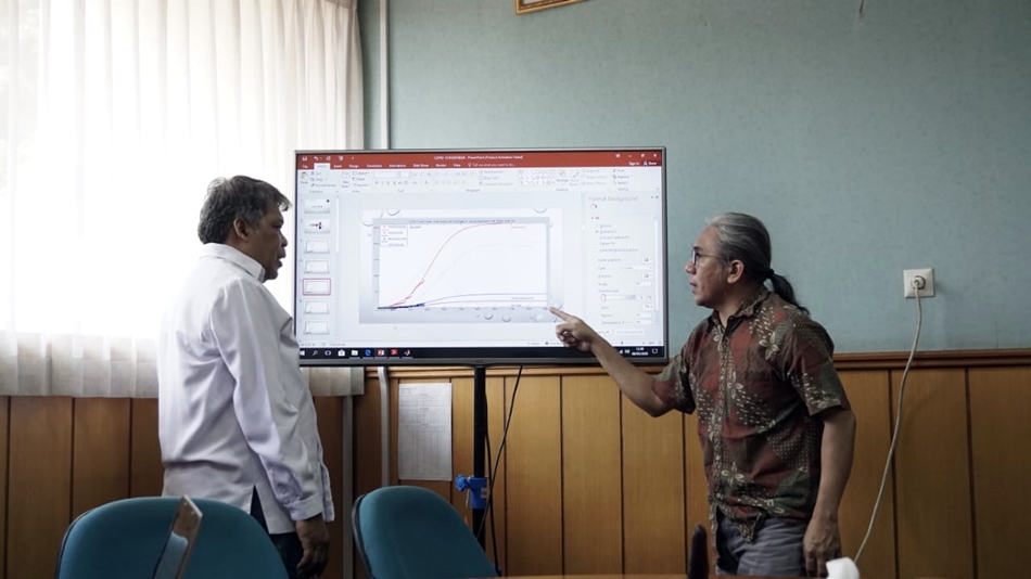 Tim Peneliti UKSW Salatiga: Puncak Covid-19 Sudah Berlalu, Hidup Kembali Normal pada Agustus