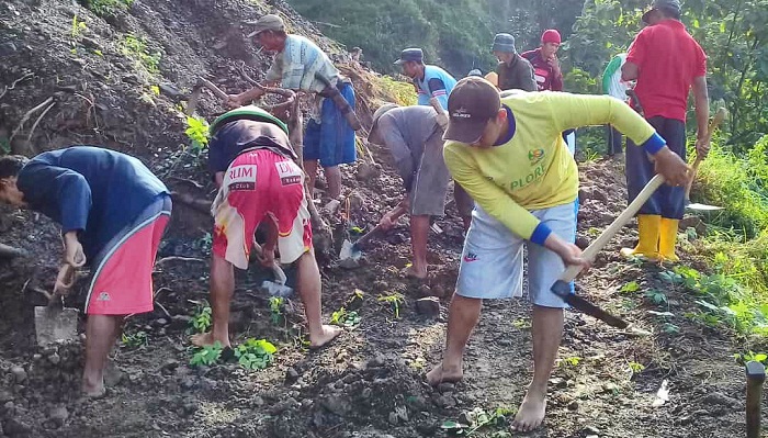 Warga Desa Suru Pemalang Terisolasi, Jalan Masuk Tertutup Longsor dan Jembatan Penghubung Putus