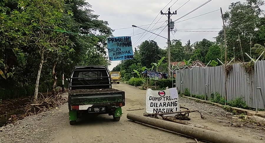 jalan-diblokir-purbalingga.jpg