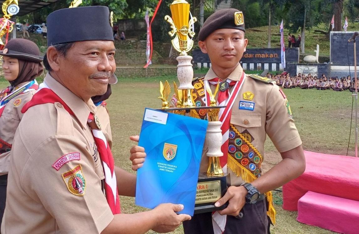 juara-pertama-Eagle-Scout-Awards.jpg