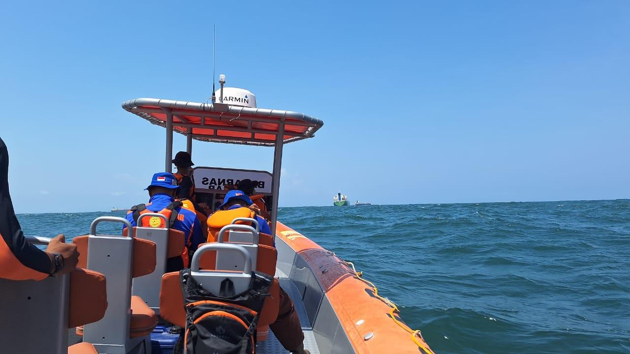 Kapal Tiba-tiba Diterjang Ombak di Perairan Cilacap, ABK Terhempas Saat Sedang Sarapan