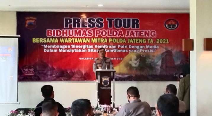 kapolda-jateng-irjen-pol-ahmad-luthfi-berikan-keterangan-pers-persiapan-nataru-rabu-8122021.jpg