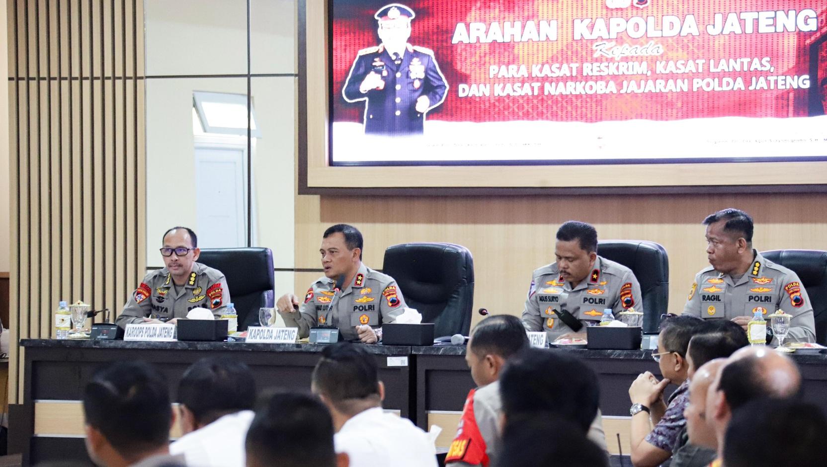 kapolda-jateng-memberikan-arahan-kepada-kasat.jpg