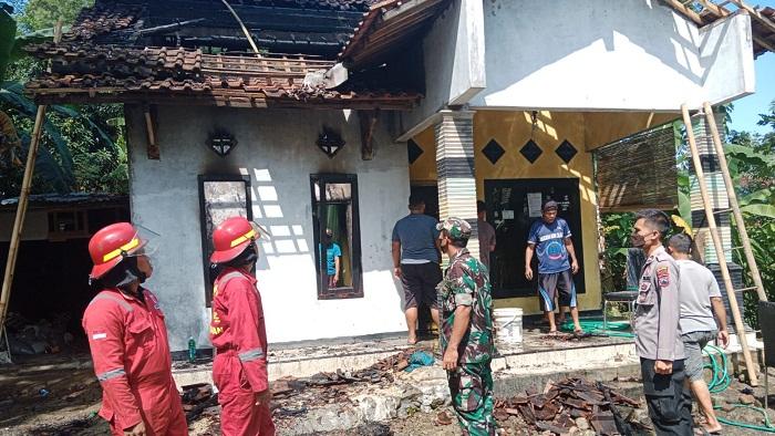 Motor dan Rumah Warga Bulupayung Cilacap Terbakar, Api Muncul dari Korsleting Listrik