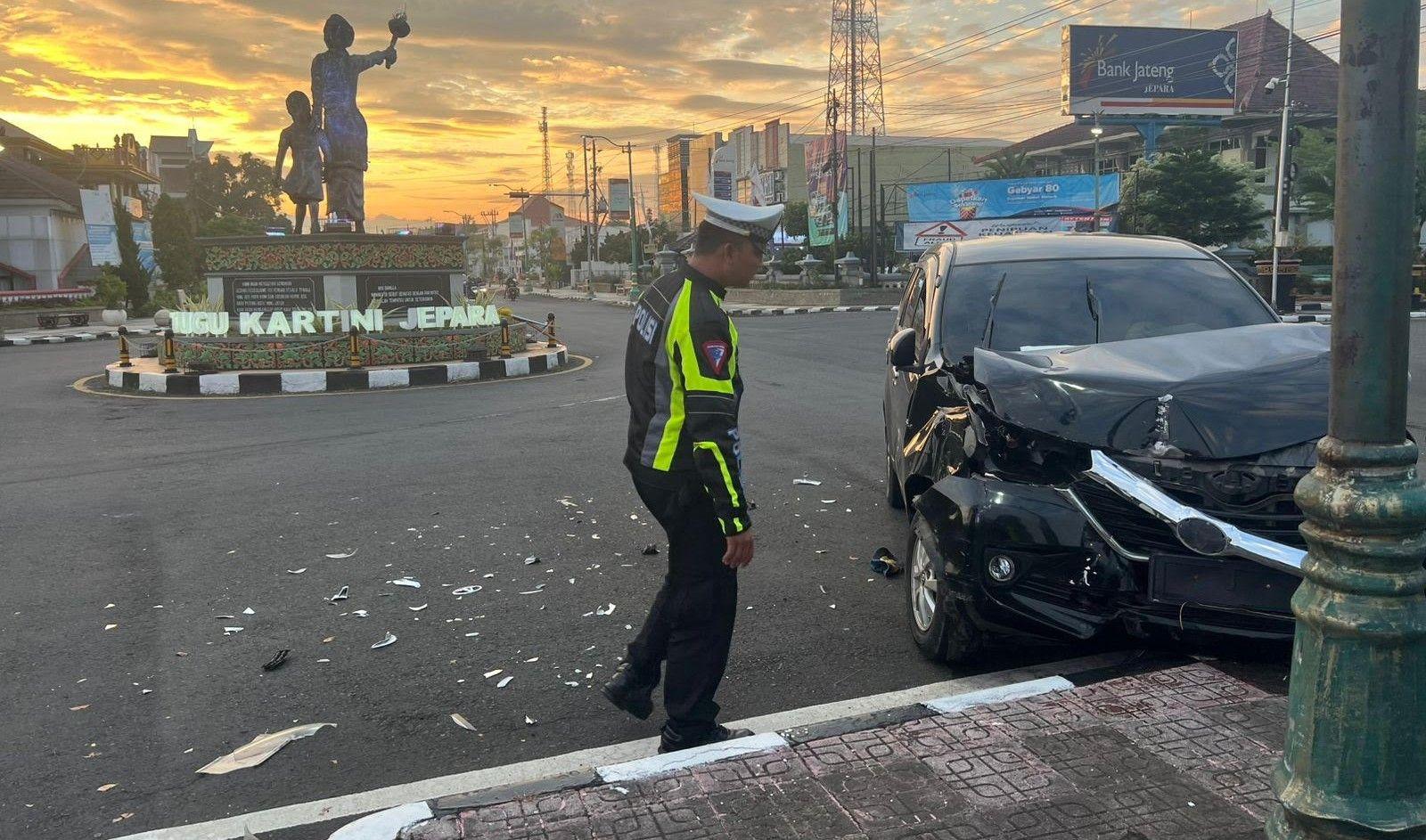 kecelakaan-jepara-okkke.jpg