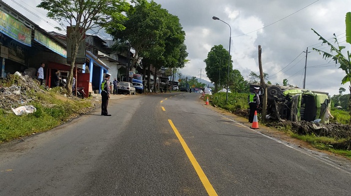 Kecelakaan Maut Kembali Terjadi di Kertek Wonosobo, Truk Hino Tabrak Truk Mitsubishi. 2 Orang Tewas