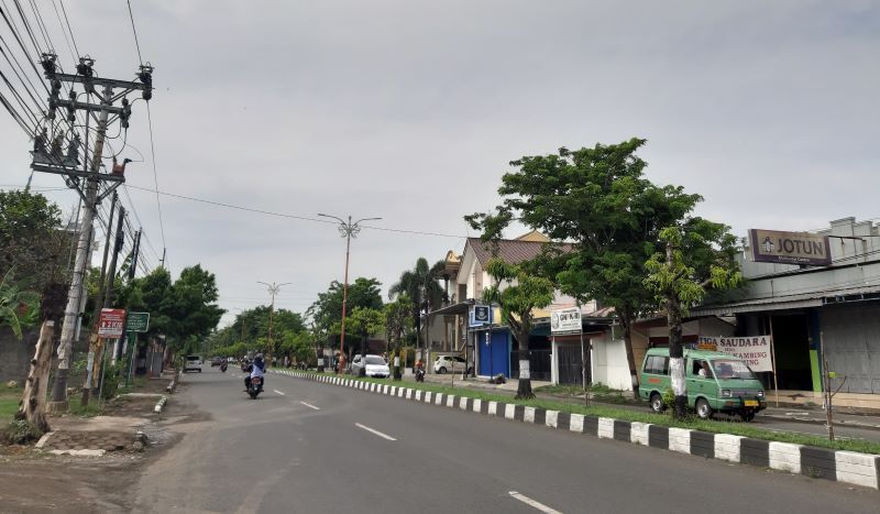 kondisi-jalan-gatot-subroto-cilacap-yang-lengang-pada-pagi-hari-rabu-112020.jpg