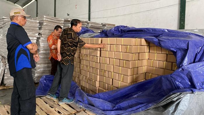 Libatkan 100 Pekerja, KPU Banyumas Targetkan Penyortiran Surat Suara Pilgub Jateng Rampung 10 Hari