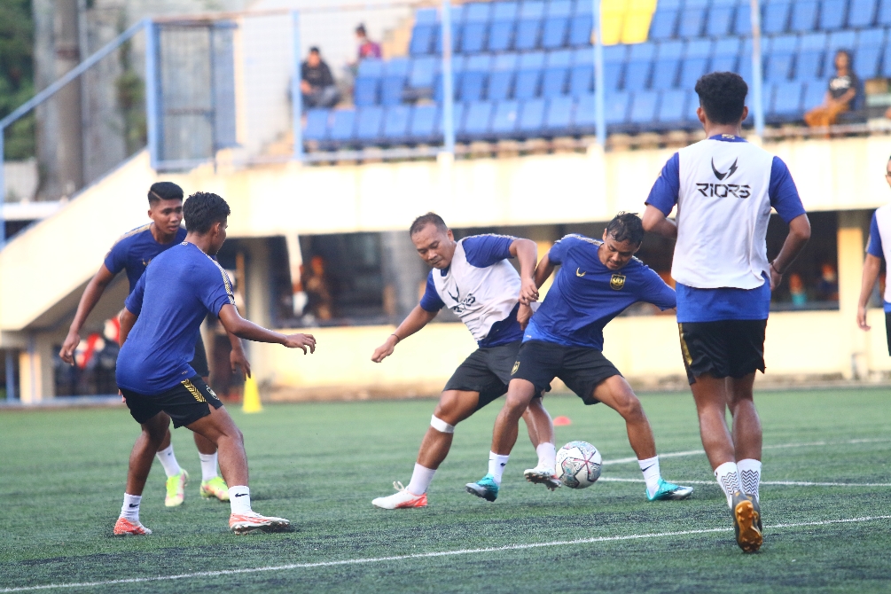 latihan-perdana-psis-semarang-menjelang-liga-1-20222023.jpg