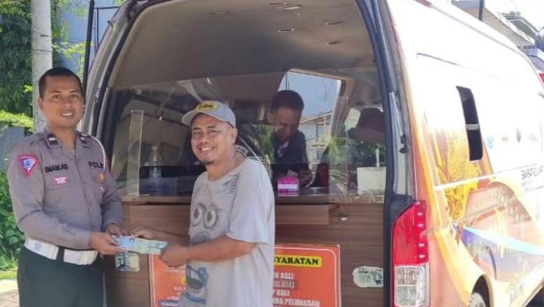 layanan-samsat-keliling-majenang-cilacap-saat-car-free-day.jpg