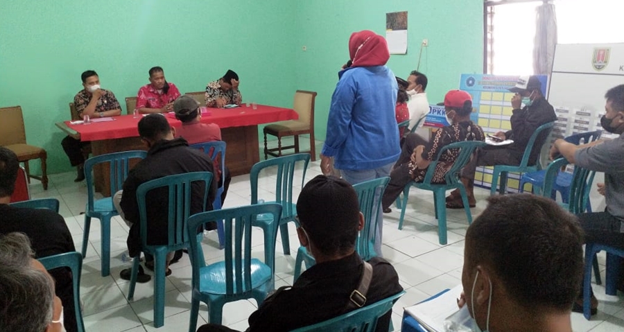 Kantor Lurah Bangetayu Wetan Semarang Digeruduk Warga, Buntut Karsidin Pecat Tiga Ketua RW