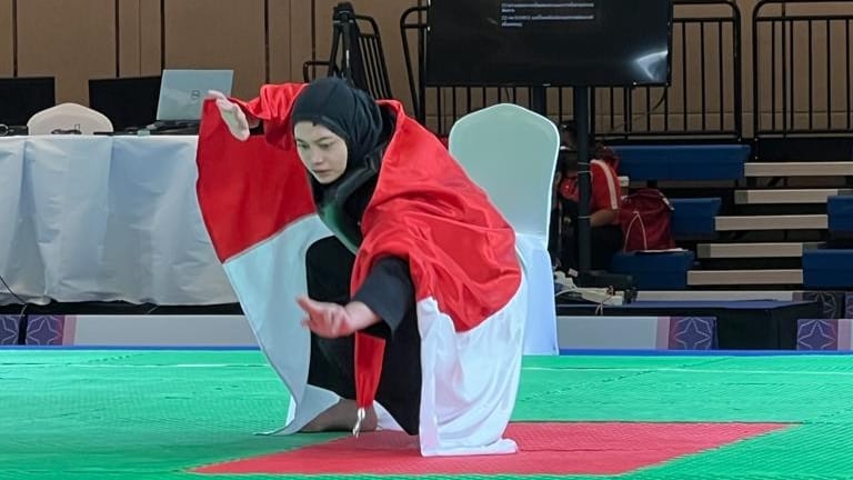 mahasiswi-unnes-juara-silat.jpg