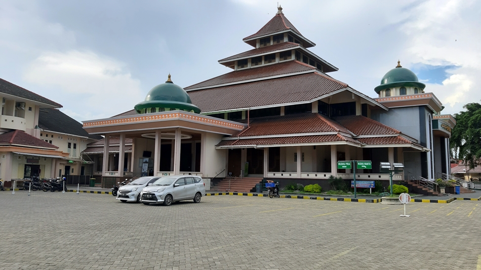 masjid-darussalam-cilacap.jpg