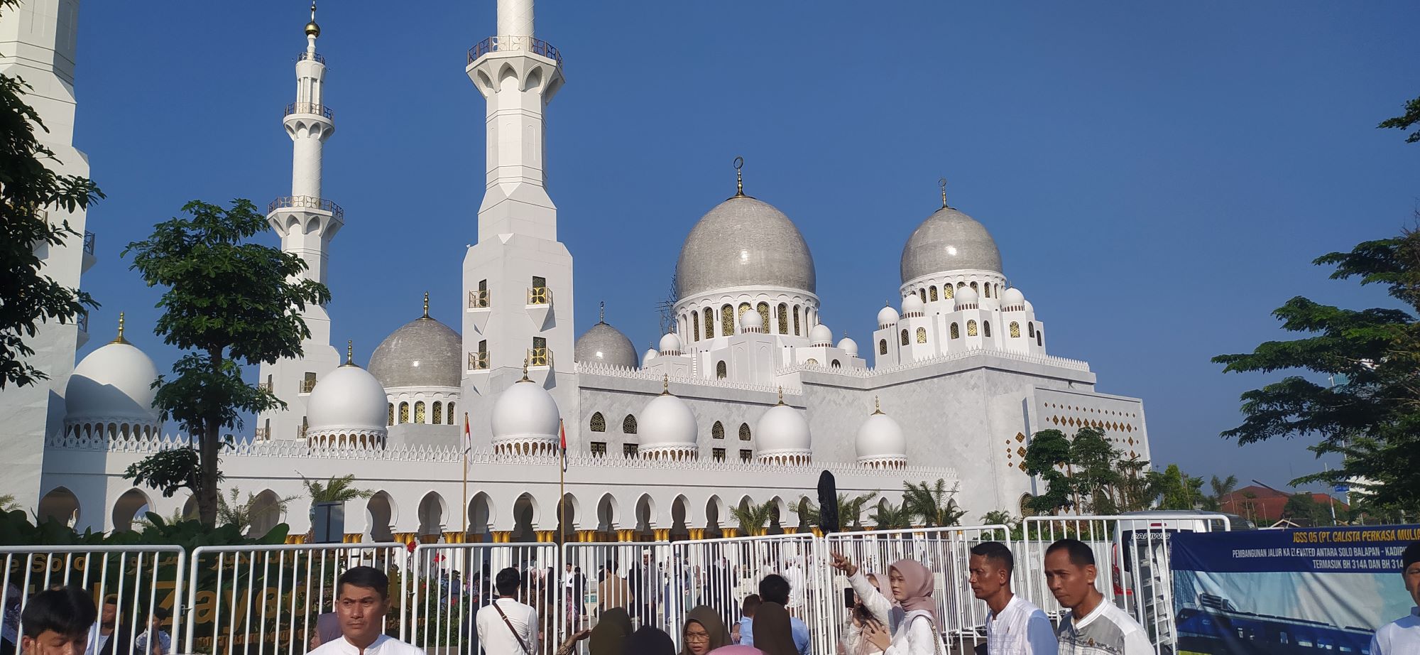 Yuk Ngabuburit di Masjid Sheikh Zayed Solo, Disiapkan 10 Ribu Takjil Tiap Hari Selama Puasa