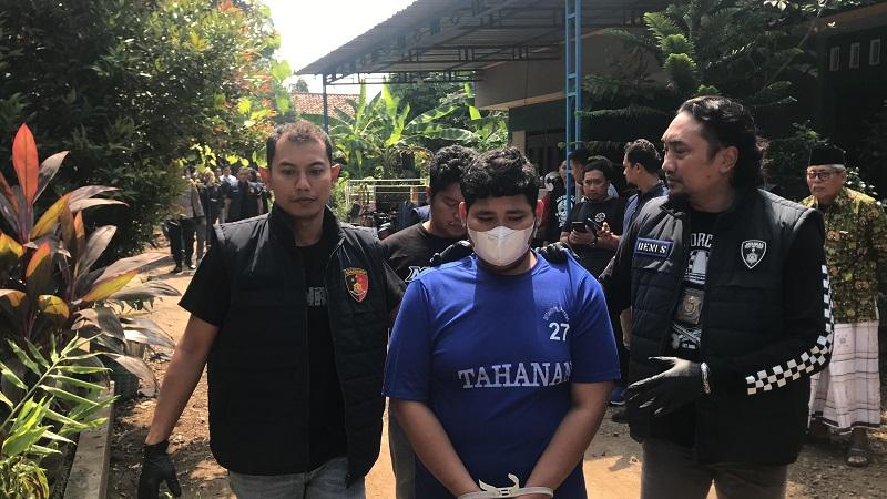 pedator-seksual-jepara-digelandang-saat-penggeledahan-rumah.jpg
