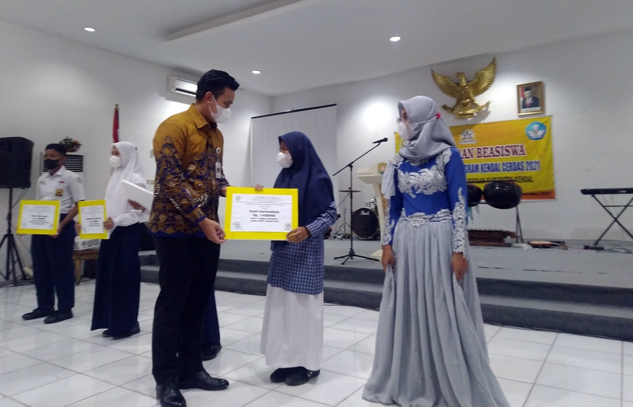Penghujung Tahun, 150 Pelajar Berprestasi Dapat Beasiswa, Disdikbud: Bagian Program Kendal Cerdas