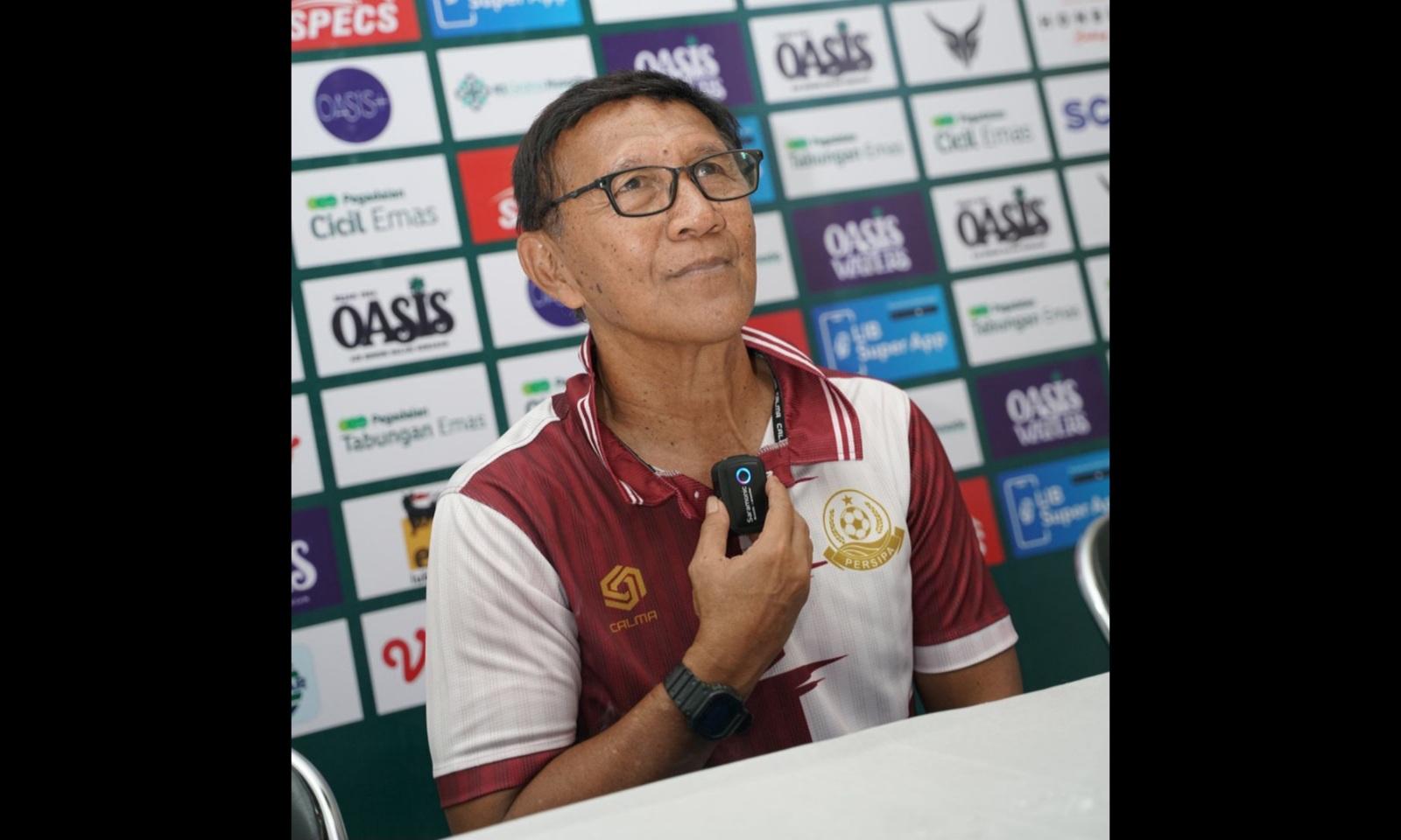 pelatih-persipa-pati-bambang-nurdiansyah-banur-di-liga-2-musim-2024-2025.jpg