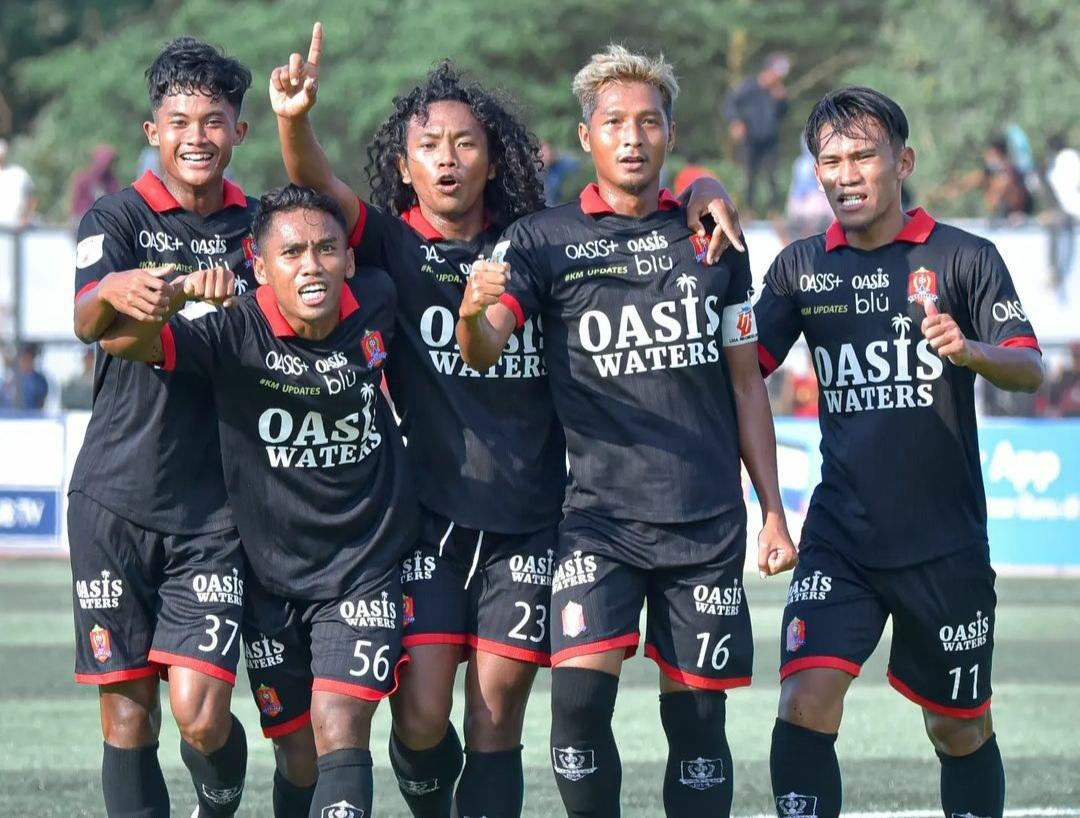 pemain-persijap-jepara-selebrasi-gol-qischil-gandrum.jpg