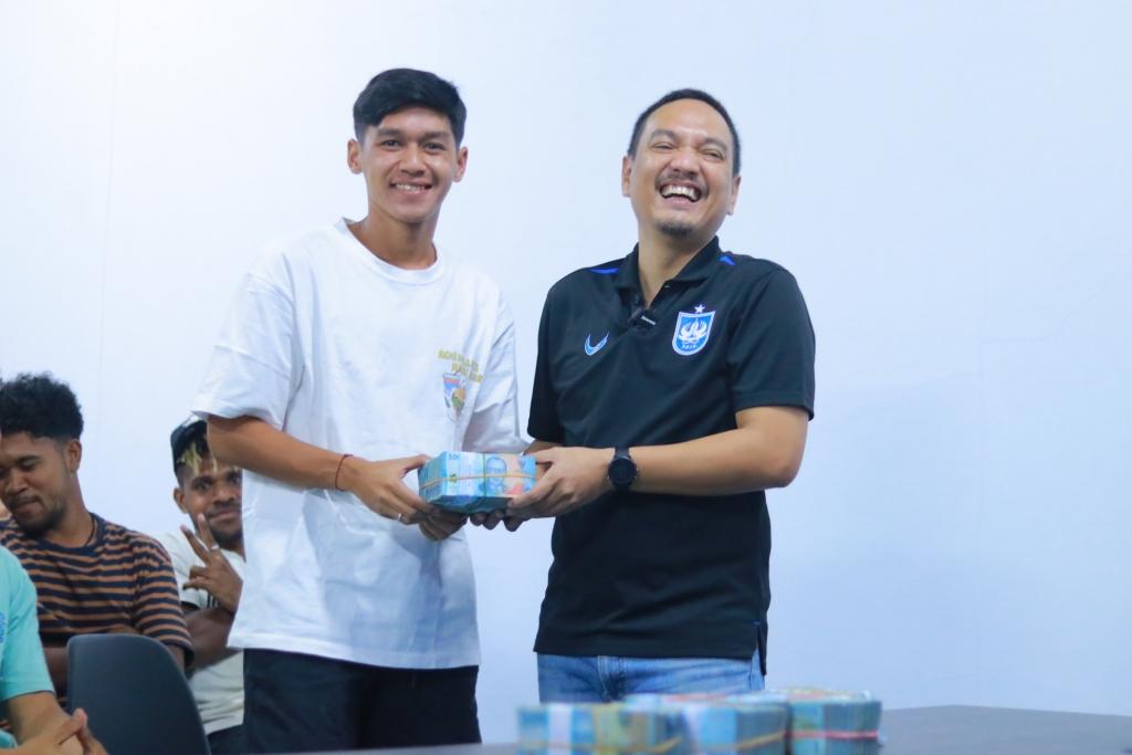 pembagian-bonus-dari-manajemen-psis-usai-menang-kontra-rans-nusantara-fc.jpg