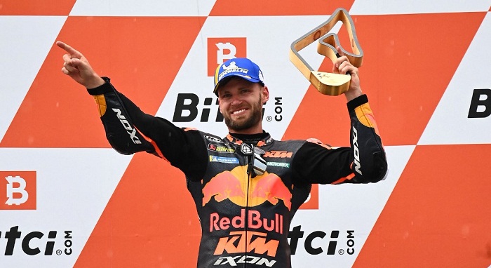 Tak Ganti Ban meski Hujan, Pembalap Red Bull KTM Brad Binder Sukses Naik Podium MotoGP Austria