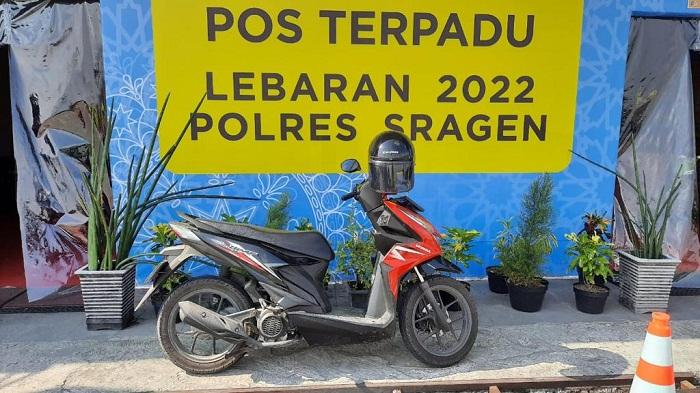 pemotor-terobos-tol-karanganyar-solo-jumat-652022.jpg