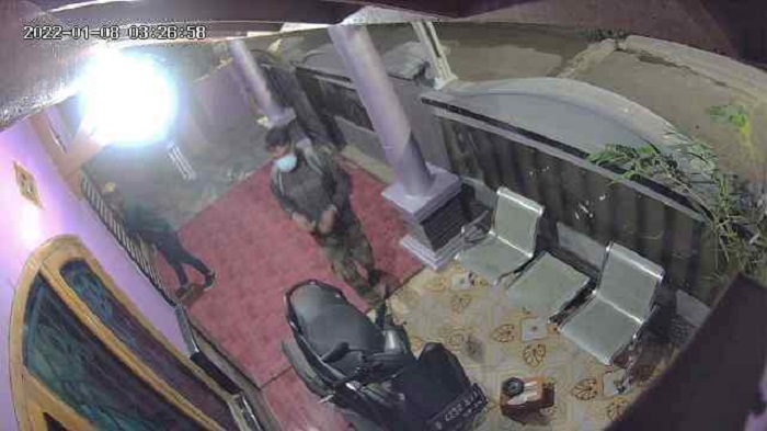 pencurian-motor-di-sumurpanggang-kota-tegal-terekam-cctv-sabatu-812022.jpg