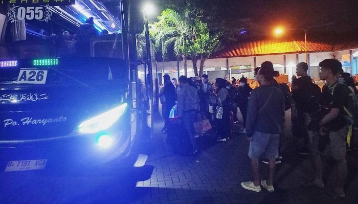 Bus Pengangkut Pemudik di Terminal Kudus Terlambat Datang akibat One Way Tol, Penumpang Telantar
