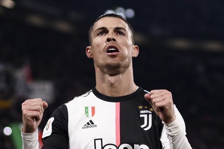 penyerang-juventus-cristiano-ronaldo-mencetak-gol-dalam-pertandingan-coppa-italia.jpg