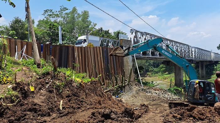Jalur Wangon-Yogya di Jatilawang Banyumas Ditutup saat Malam Hari, Percepat Perbaikan Jalan Amblas