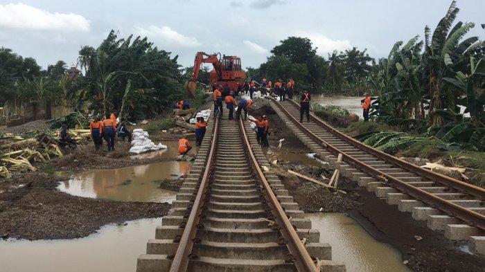 perbaikan-jalur-kereta-api-jarak-jauh-stasiun-kedunggedeh-lemah-abang-bekasi.jpg