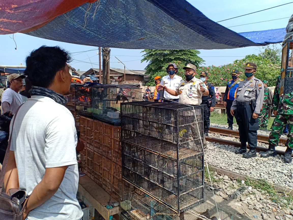 Ada Pasar Burung di Jalur Antara Stasiun Slawi dan Tegal, KAI Lakukan Penertiban